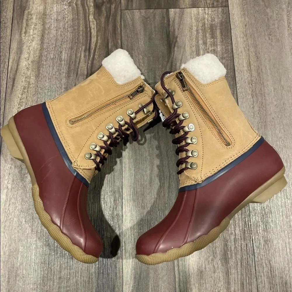 NWT Sperry Saltwater‎ Tall Leather Cozy Duck Boots